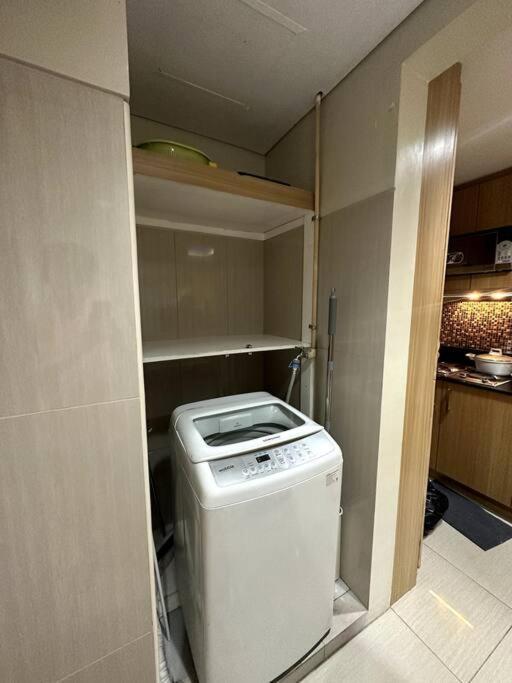 Apartment Shell Res Nr Moa 2br Free Parking Manila