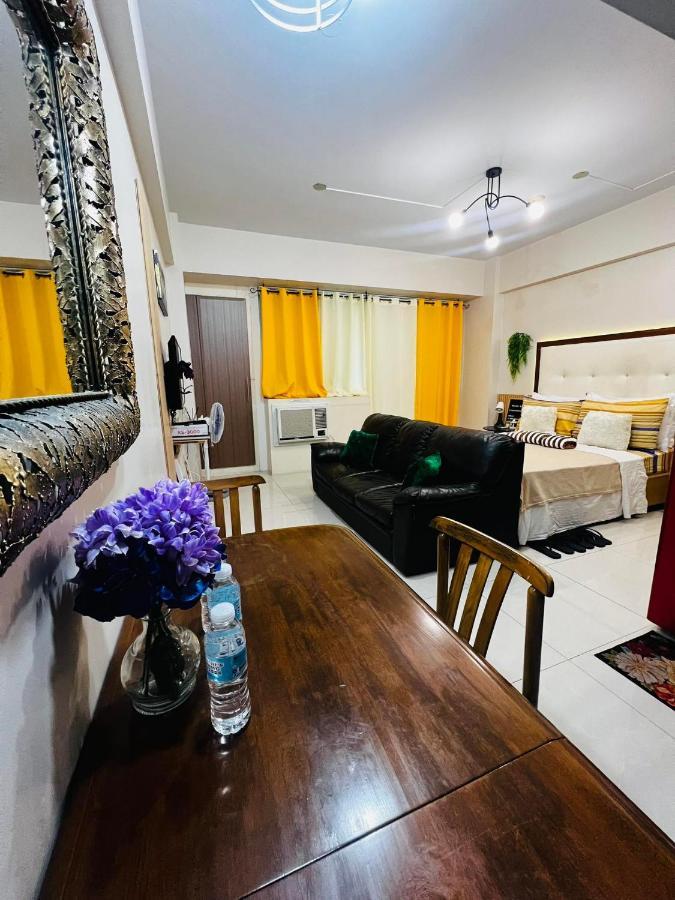 One Palm Tree - 9m With Balcony - Across Terminal 3 Airport Apartment *