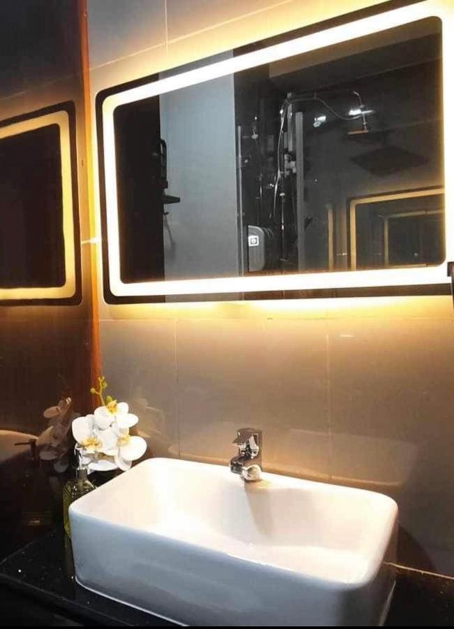 Apartment Air Luxury Makati Cbd With Balcony *