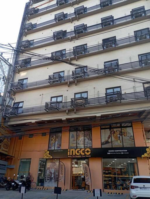 Apartment St. Marvin Makati M307 *