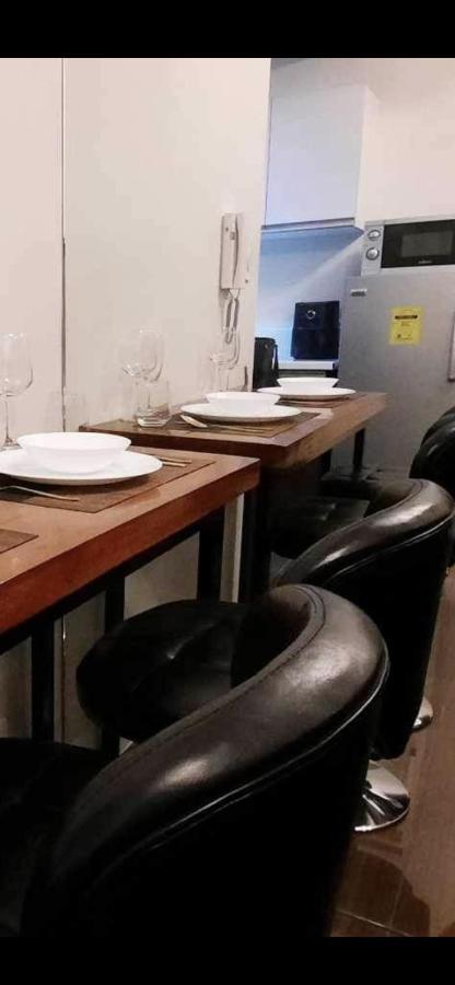 Air Luxury Makati Cbd With Balcony Apartment