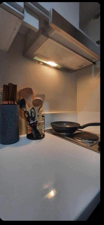 Air Luxury Makati Cbd With Balcony Apartment *