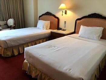 Manila Prince Hotel 4*