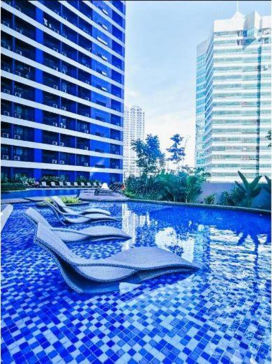 Apartment Air Luxury Makati Cbd With Balcony Manila