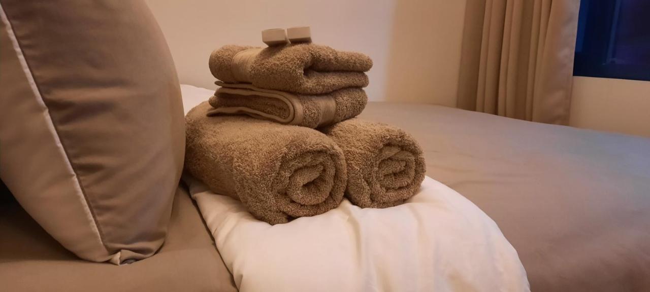 Air Luxury Makati Cbd With Balcony Apartment