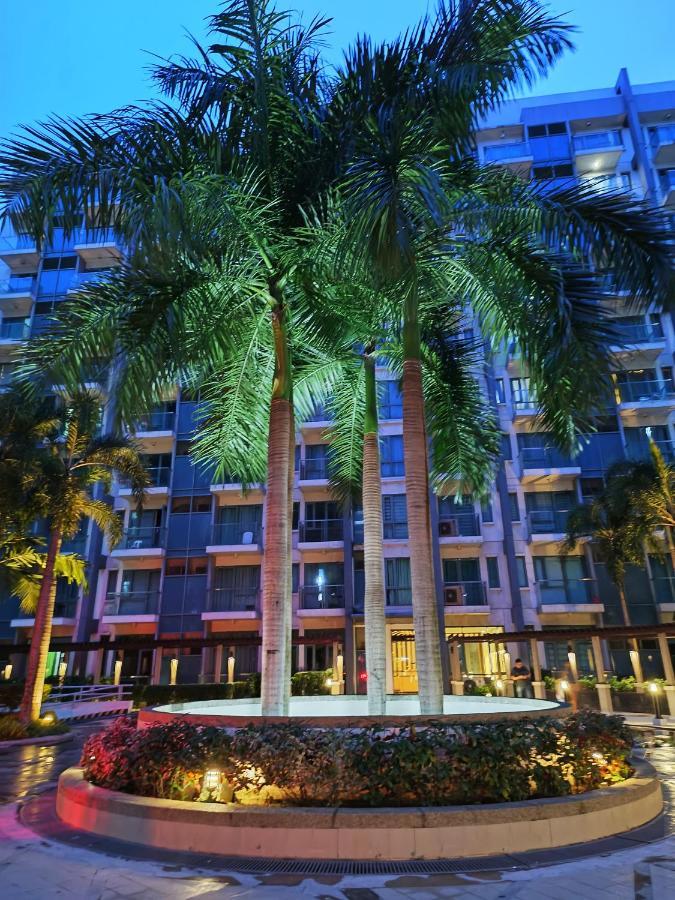 1br At Two Palmtree Across Airport Terminal 3