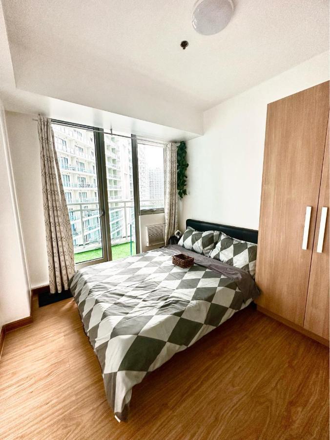 S&n Azure Staycation Hotel