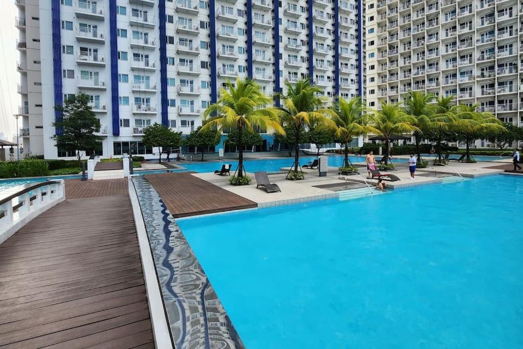 Apartment Ultimate Staycation With Jacuzzi And Arcade *