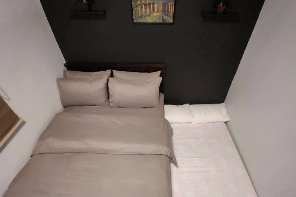 Ultimate Staycation With Jacuzzi And Arcade Apartment