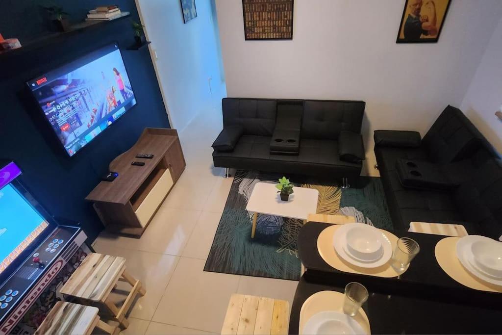 Ultimate Staycation With Jacuzzi And Arcade Manila