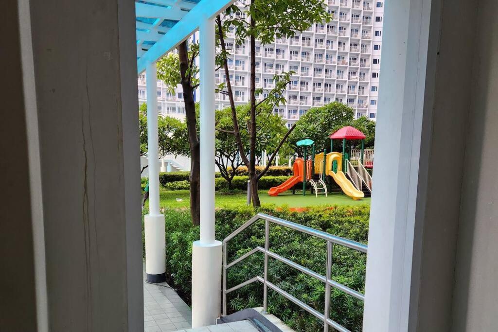 Ultimate Staycation With Jacuzzi And Arcade Apartment