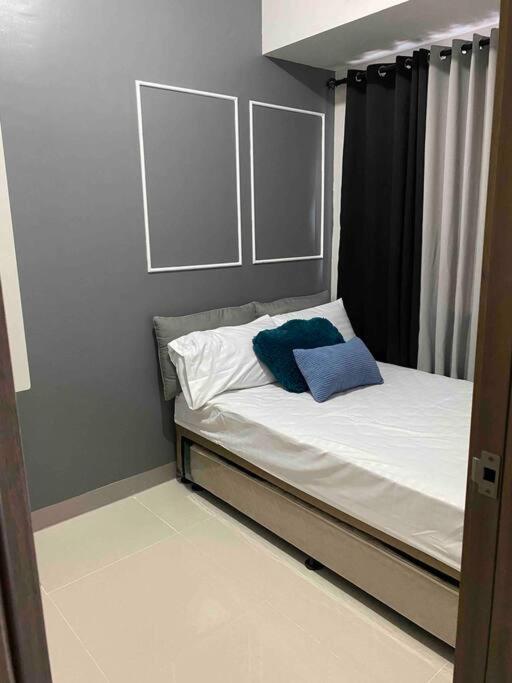 Cynn S Residences At Moa Apartment