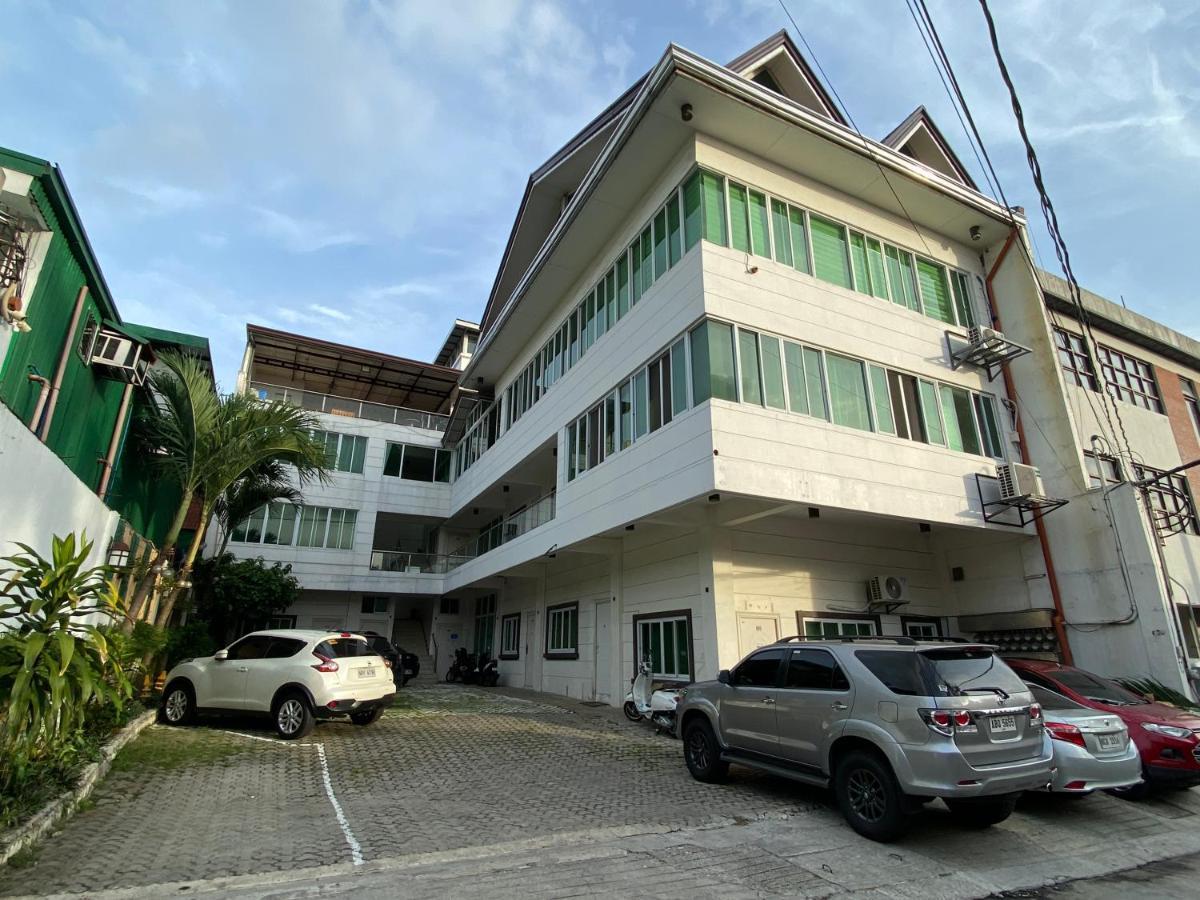 1-br Spacious Lofted Near Bgc Taguig *