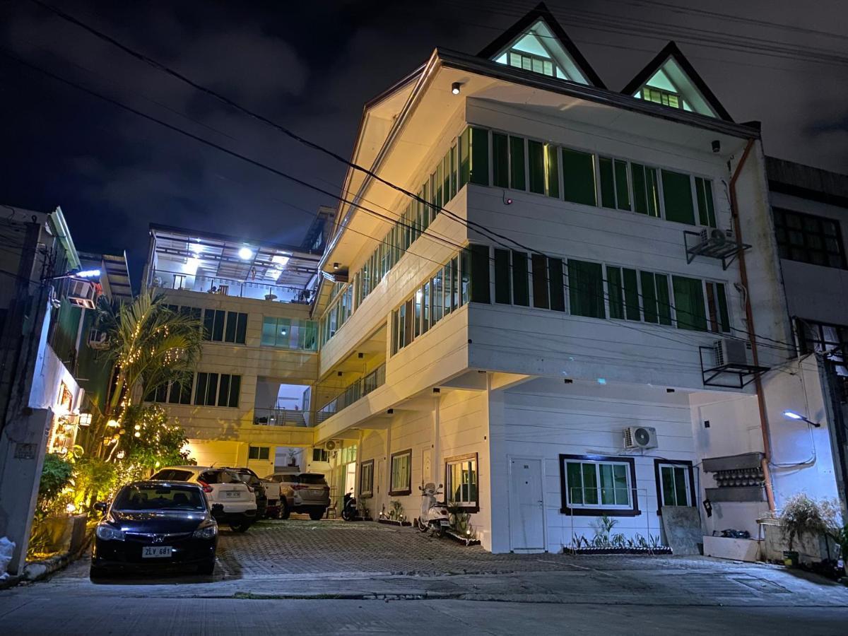 1-br Spacious Lofted Near Bgc Taguig