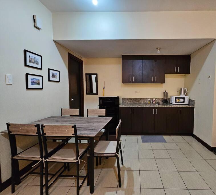 2br Oasis In Makati San Lorenzo Apartment *
