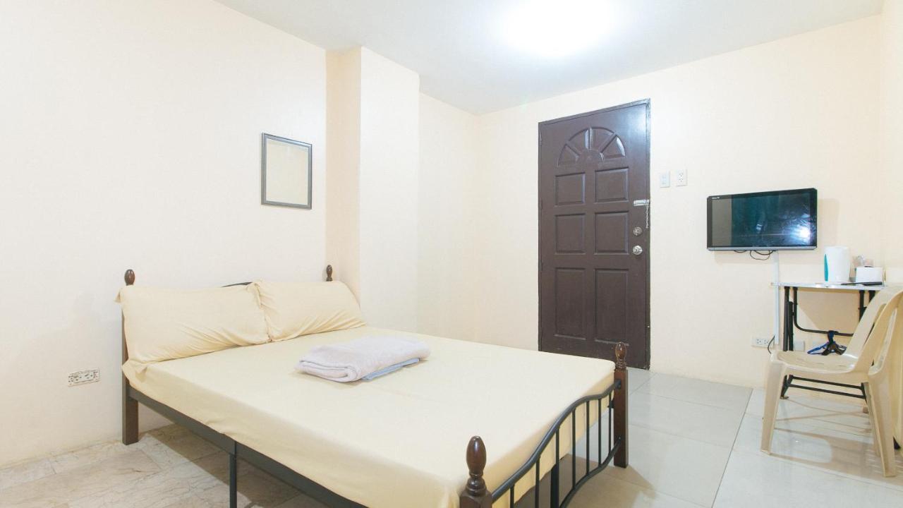 Mervin's Terraces By Reddoorz Hotel Manila