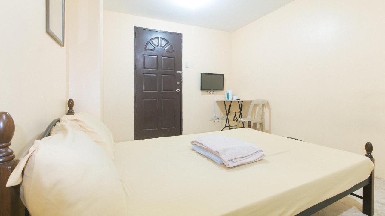 Mervin's Terraces By Reddoorz Hotel *