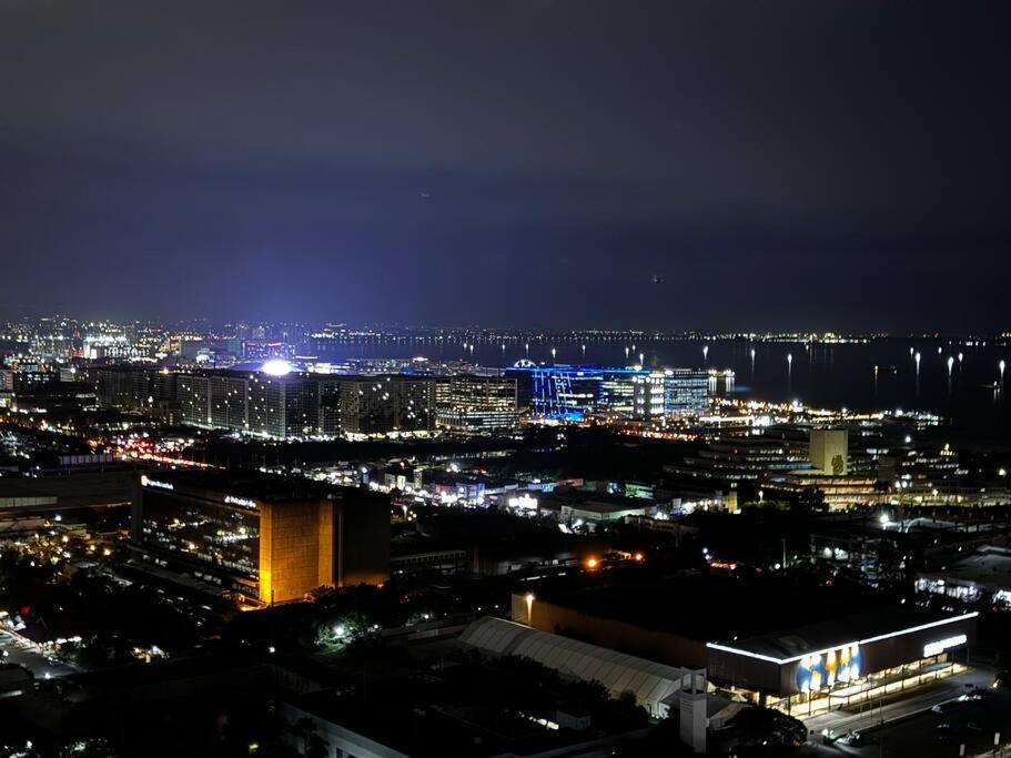Apartment Penthouse Lvl Luxury Cndo Nr Moa