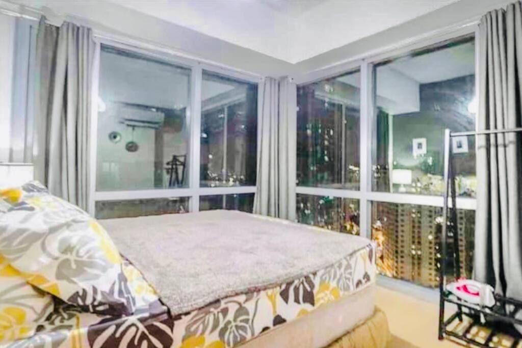 Bgc Staycation 1-bedroom Apartment