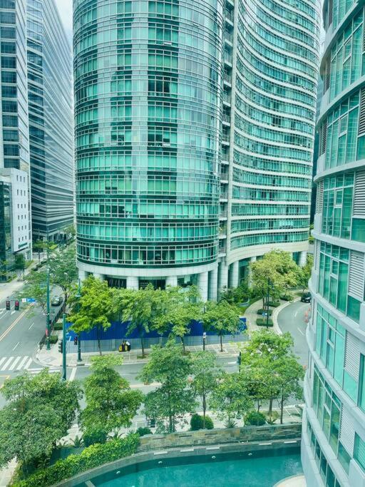 Bgc Staycation 1-bedroom Apartment