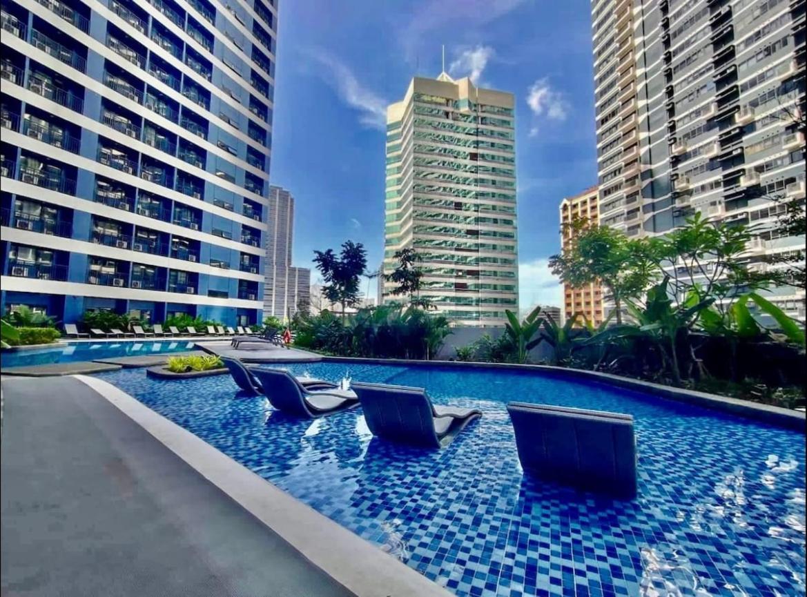Apartamento Cozy Makati: Urban Retreat With Entertainment & Amenities Manila