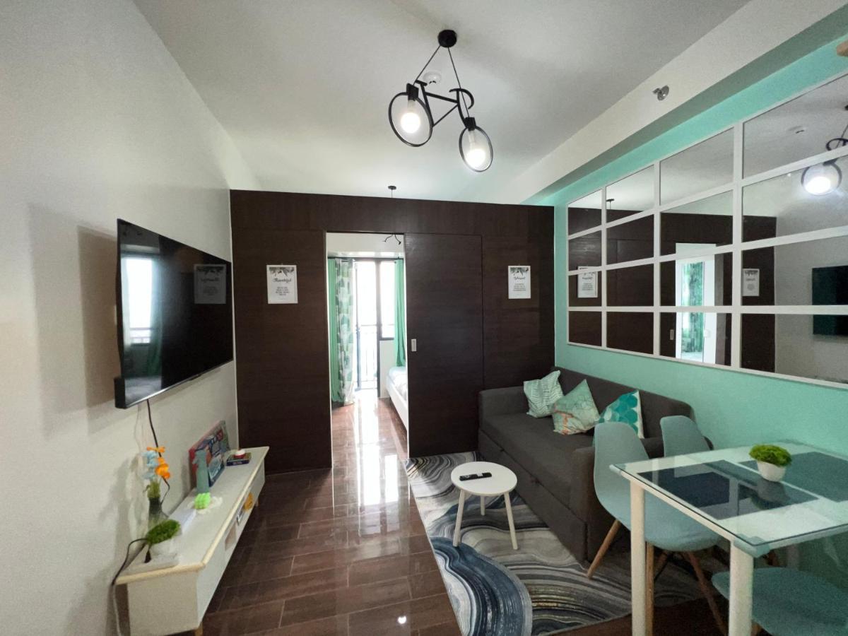 Apartamento Cozy Makati: Urban Retreat With Entertainment & Amenities *