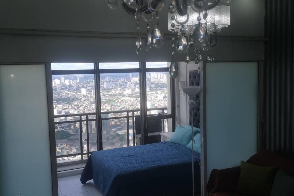 Apartment Penthouse At Poblacion - 200mbs Net - 50in Tv - Awesome View