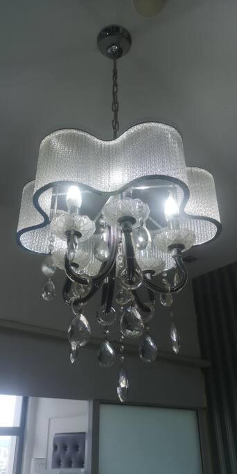 Penthouse At Poblacion - 200mbs Net - 50in Tv - Awesome View Apartment *