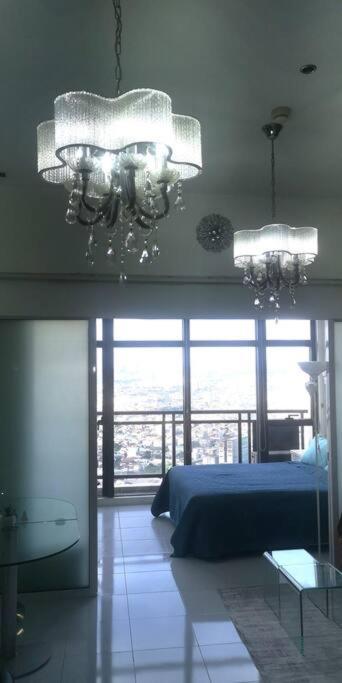 Apartment Penthouse At Poblacion - 200mbs Net - 50in Tv - Awesome View