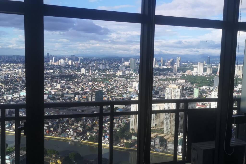Penthouse At Poblacion - 200mbs Net - 50in Tv - Awesome View Apartment *