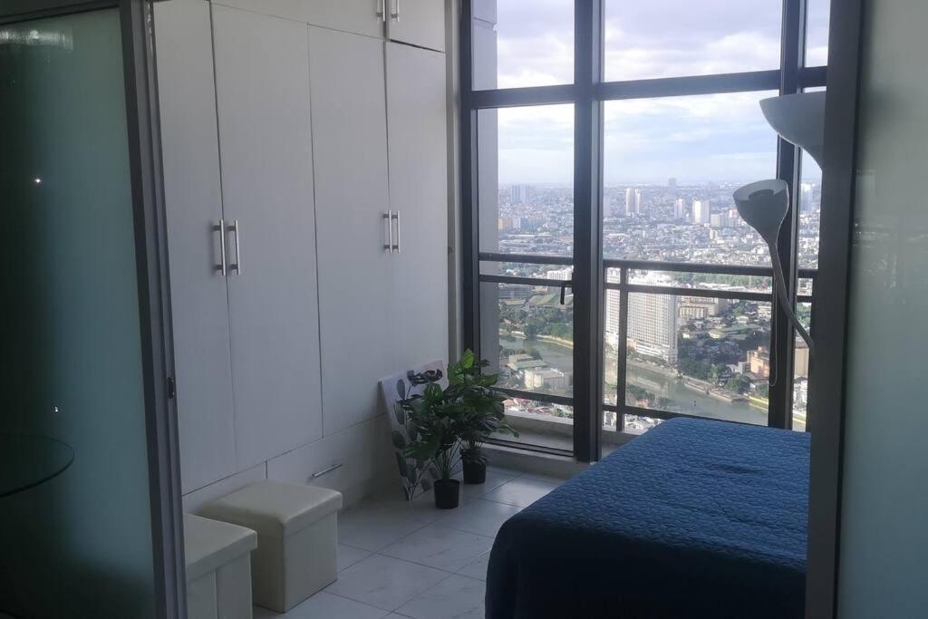 Penthouse At Poblacion - 200mbs Net - 50in Tv - Awesome View Apartment Manila