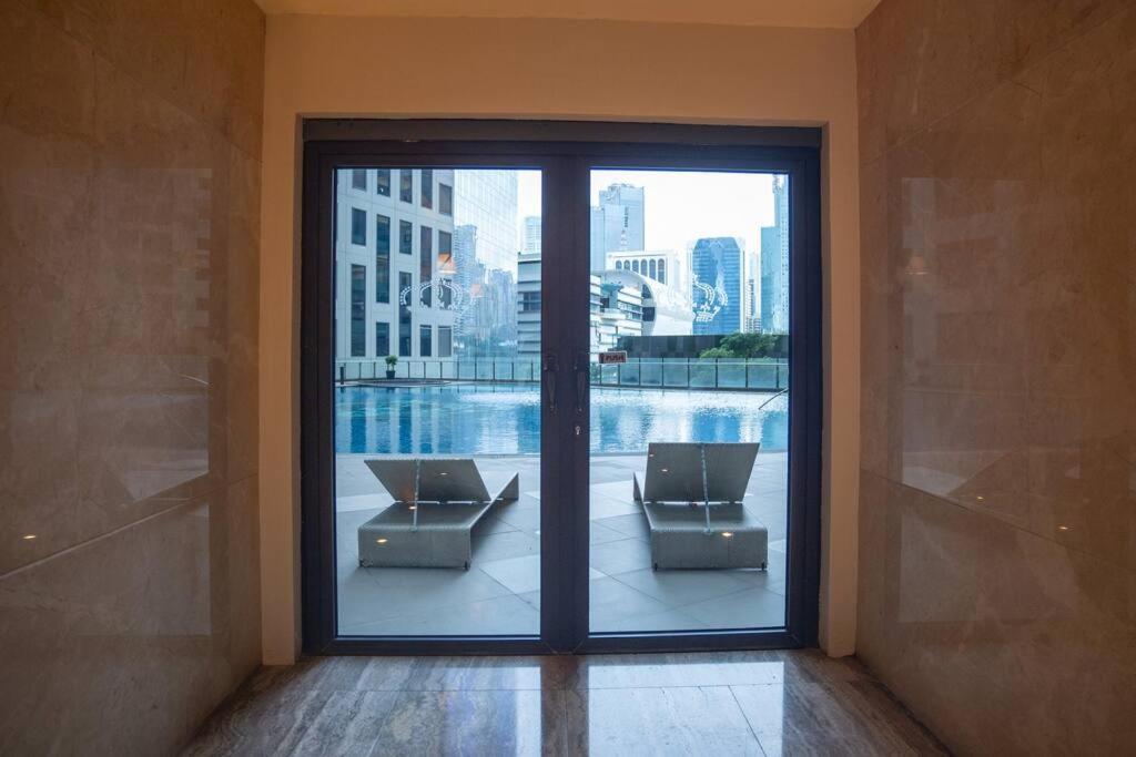 Penthouse At Poblacion - 200mbs Net - 50in Tv - Awesome View Apartment