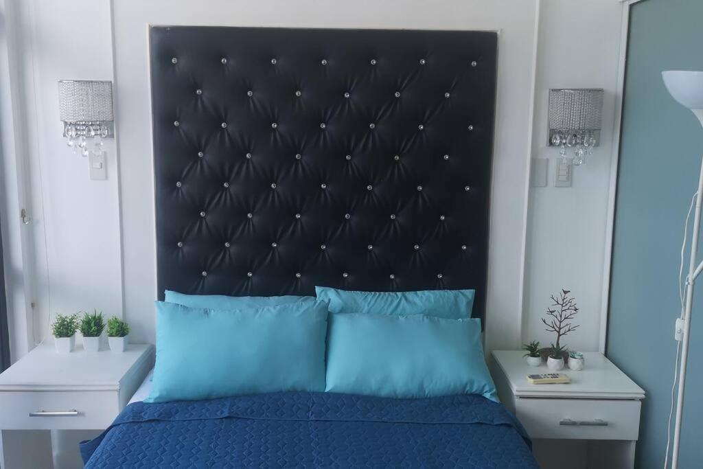 Apartment Penthouse At Poblacion - 200mbs Net - 50in Tv - Awesome View *