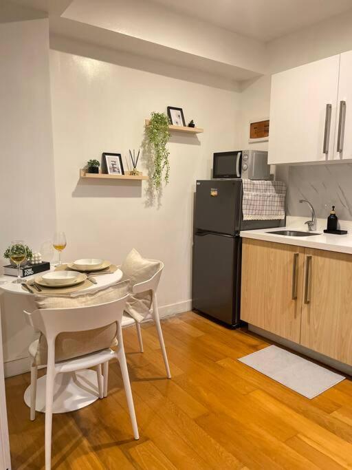 The Serene Escape Rockwell Makati City View 1br Apartment Manila