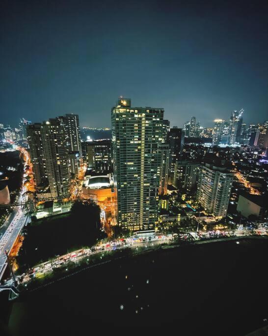 The Serene Escape Rockwell Makati City View 1br Manila