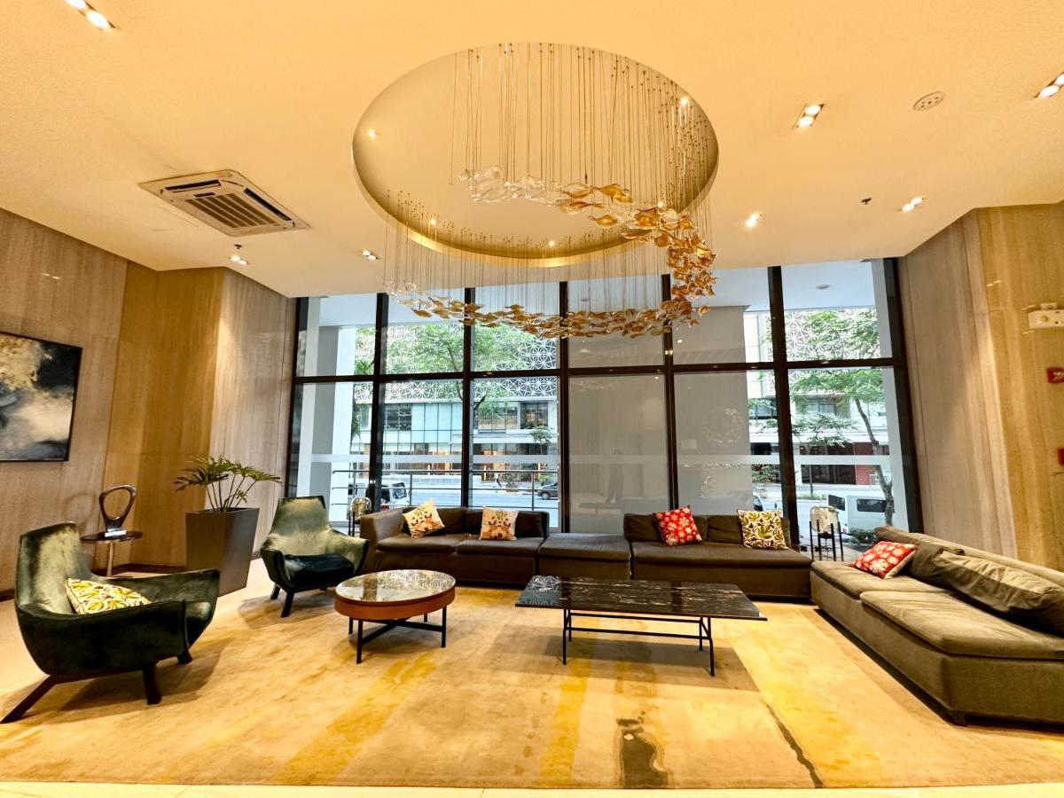 1br Bgc Uptown Modern Netflix 200mb Wifi Apartment Manila