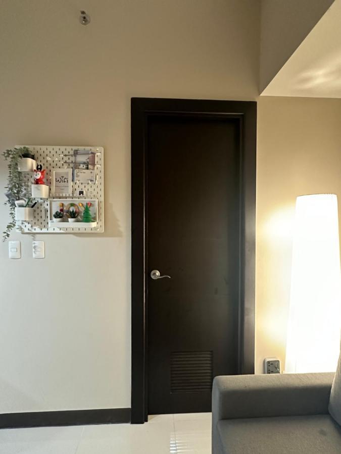 Apartment 1br Bgc Uptown Modern Netflix 200mb Wifi Manila