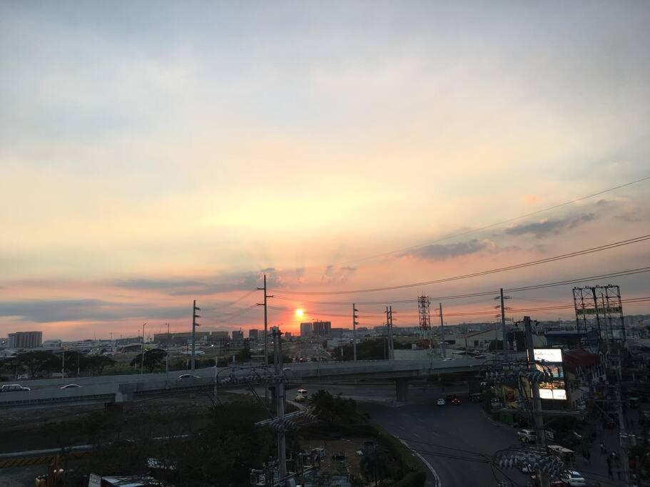 Apartment Spotless Cozy Unit @ 150 Newport Across Naia T3 *