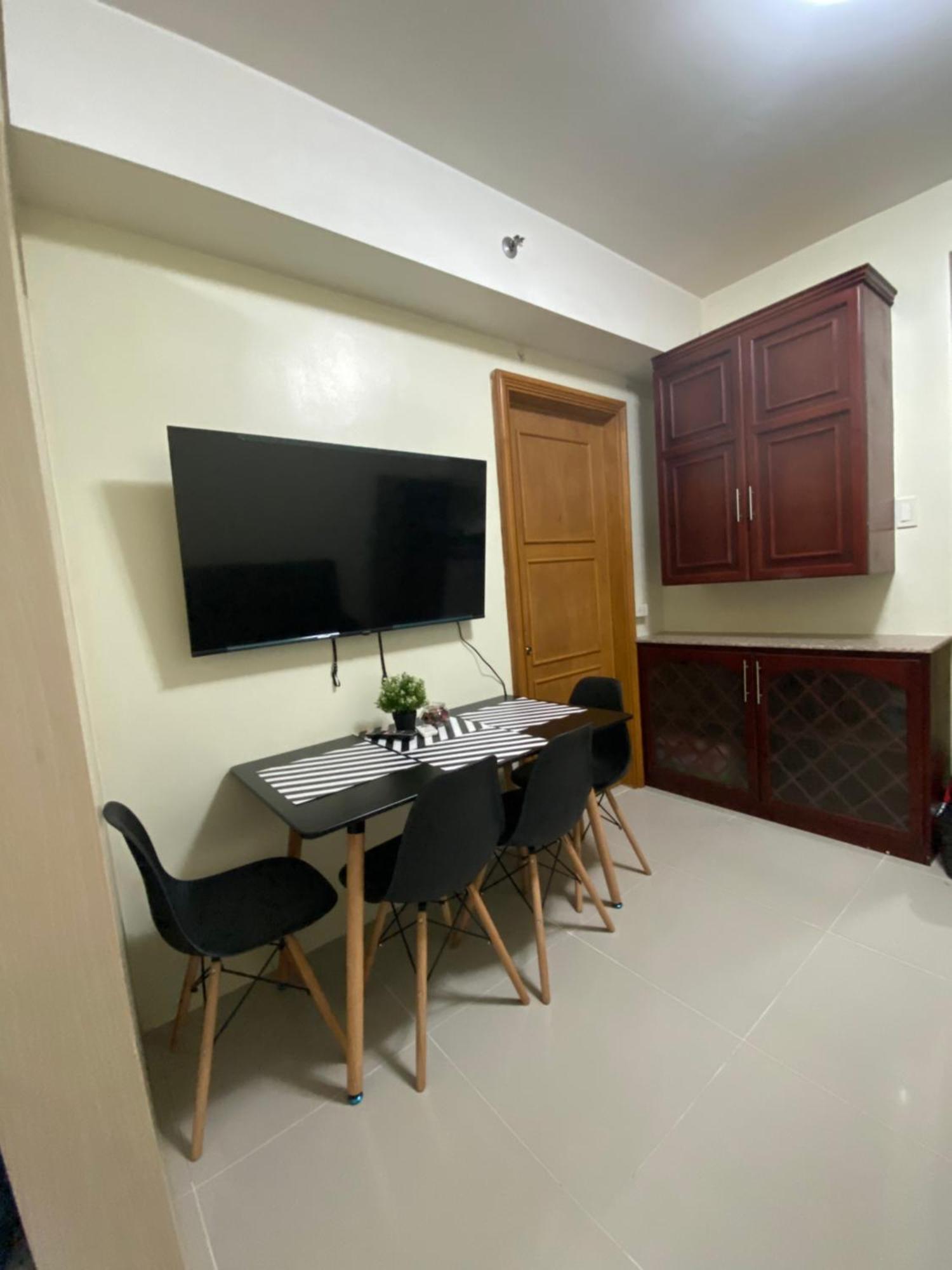 Sea Residences Moa Complex - Ruffa's Condotel Apartment