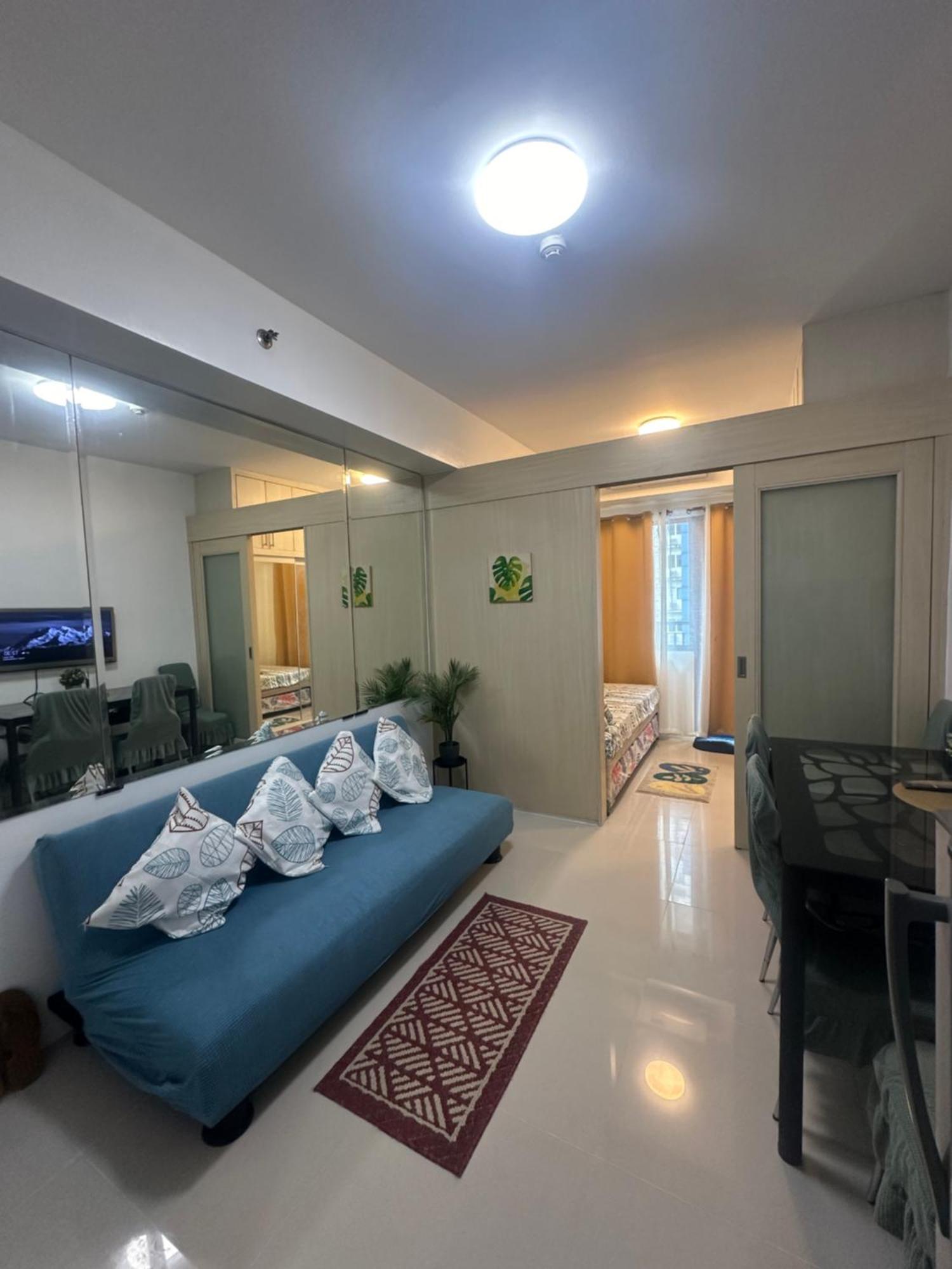 Sea Residences Moa Complex - Ruffa's Condotel Apartment *