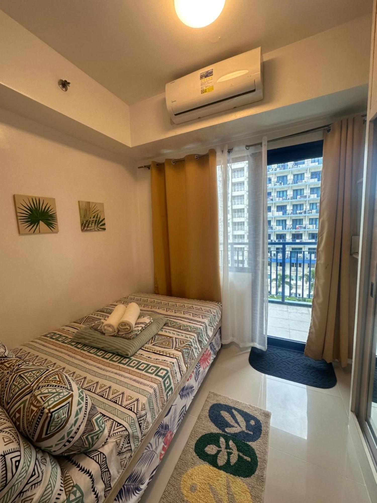Sea Residences Moa Complex - Ruffa's Condotel *