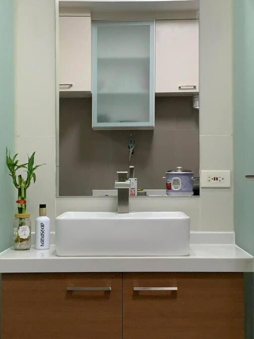 Milia W/ Free Use Of Swimming Pool & Gym Apartment
