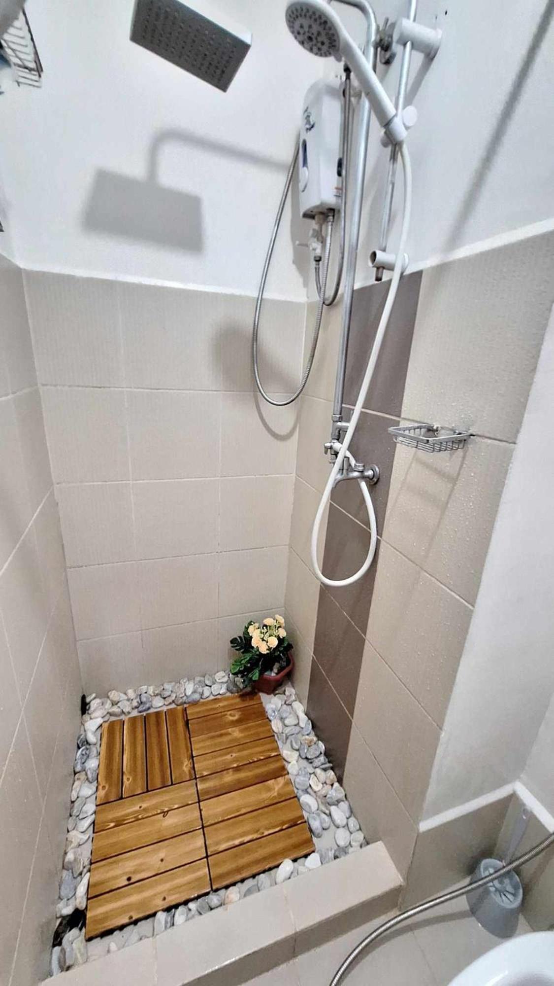 Stylish 1br With Wifi And Queen Size Bed In Grace Res * Manila
