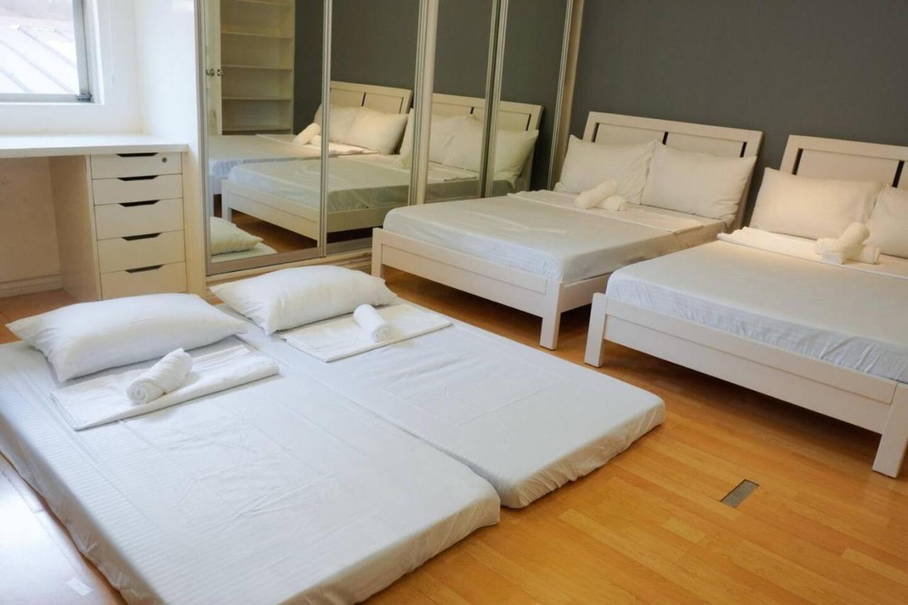 Holiday home Makati Altean Manila