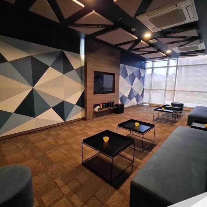 Apartamento 2 Bedroom Loft At Twin Oaks Place Manila