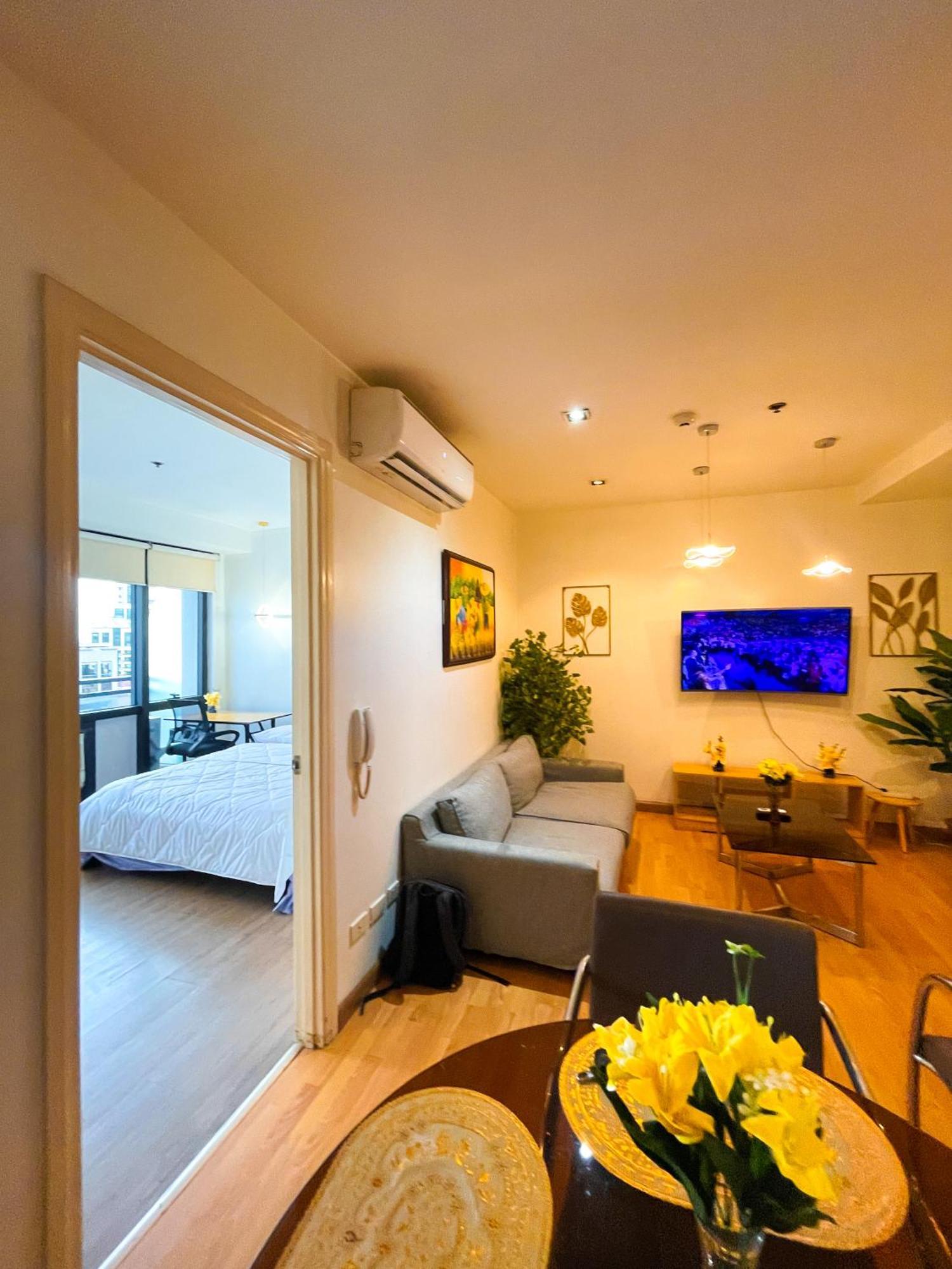 Apartment Luxury 2br Penthouse In Gramercy, Makati
