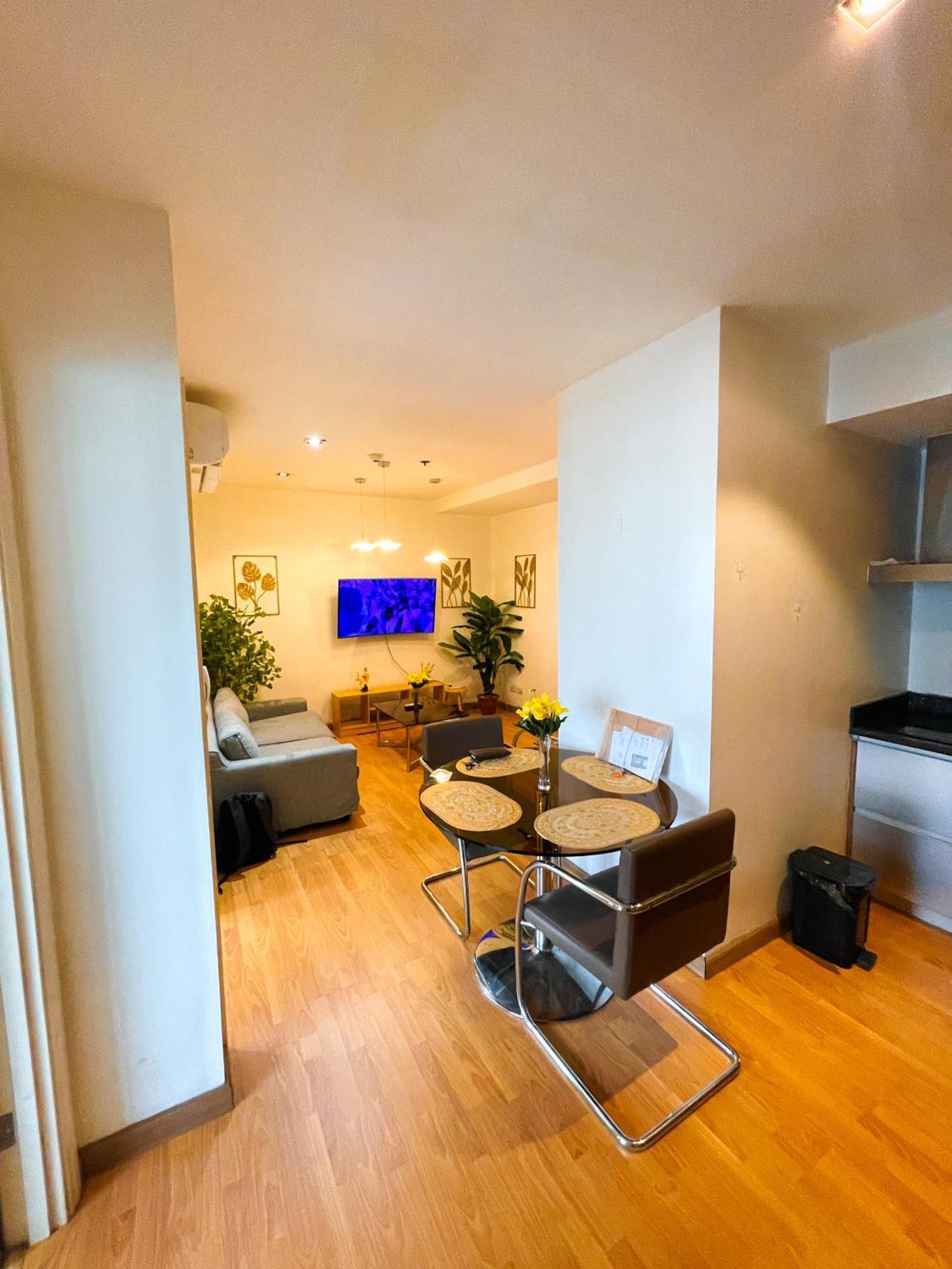 Luxury 2br Penthouse In Gramercy, Makati Apartment *