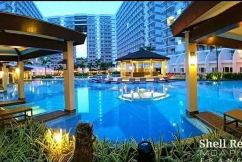 Apartment Shell C23 Shortwalk Moa Balcony Poolview Manila