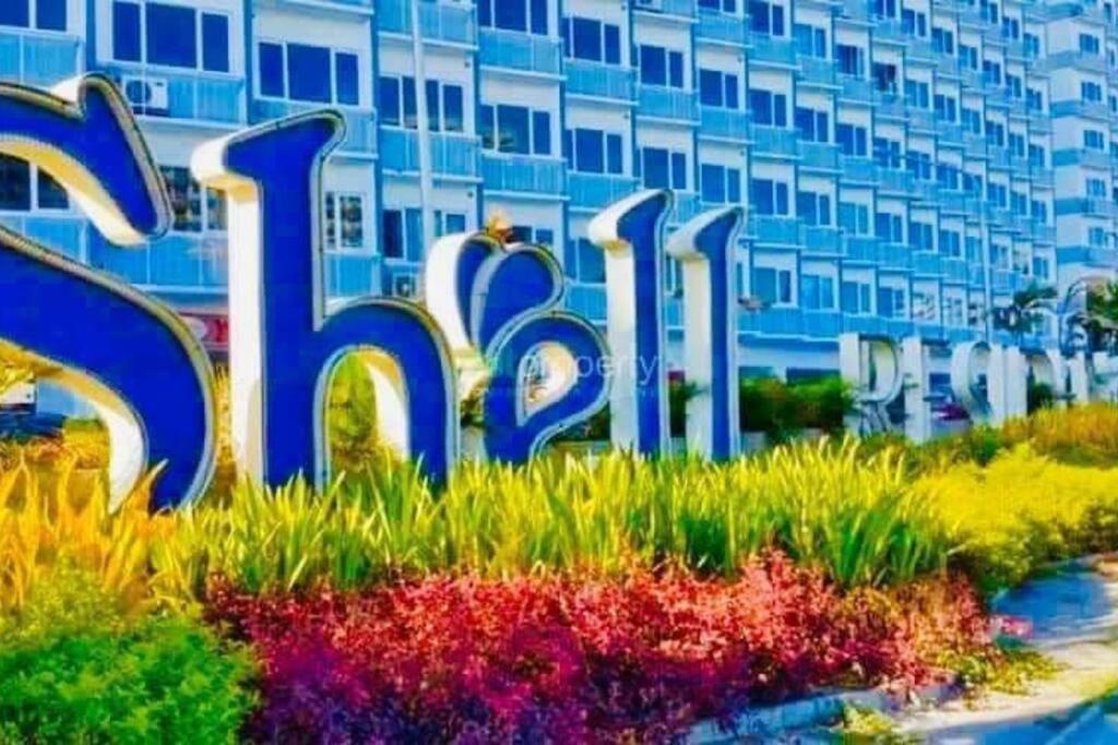 Shell C23 Shortwalk Moa Balcony Poolview Apartment Manila