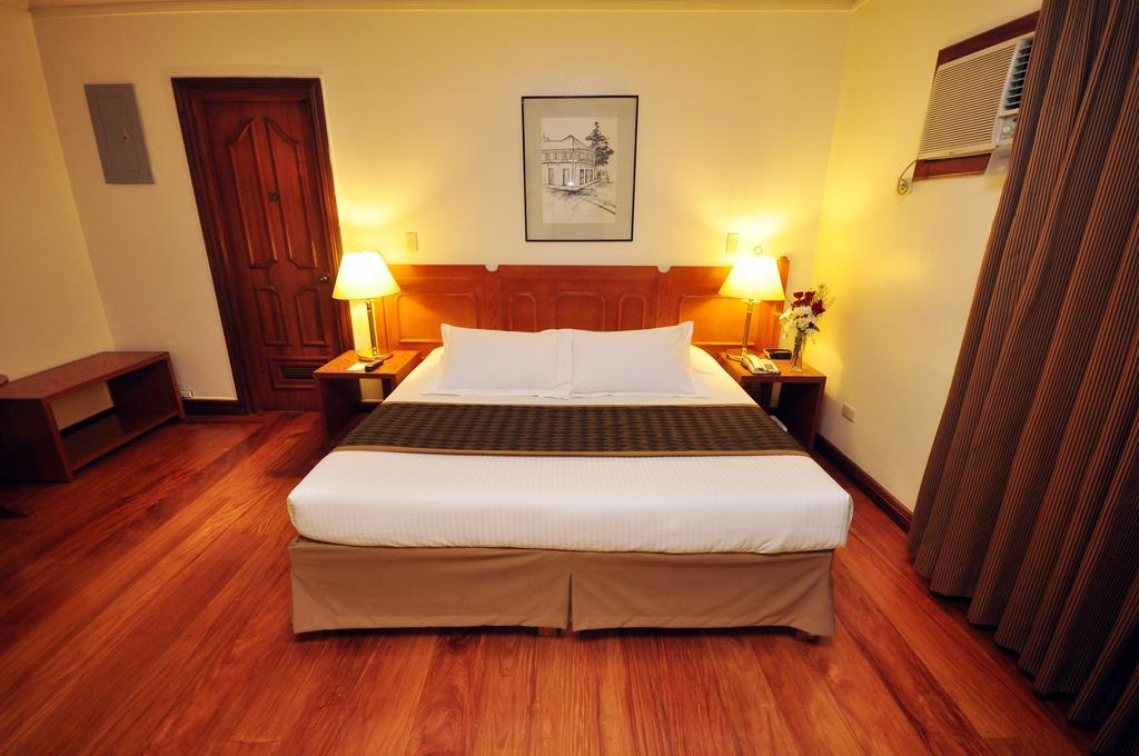 Hostel Malvar *